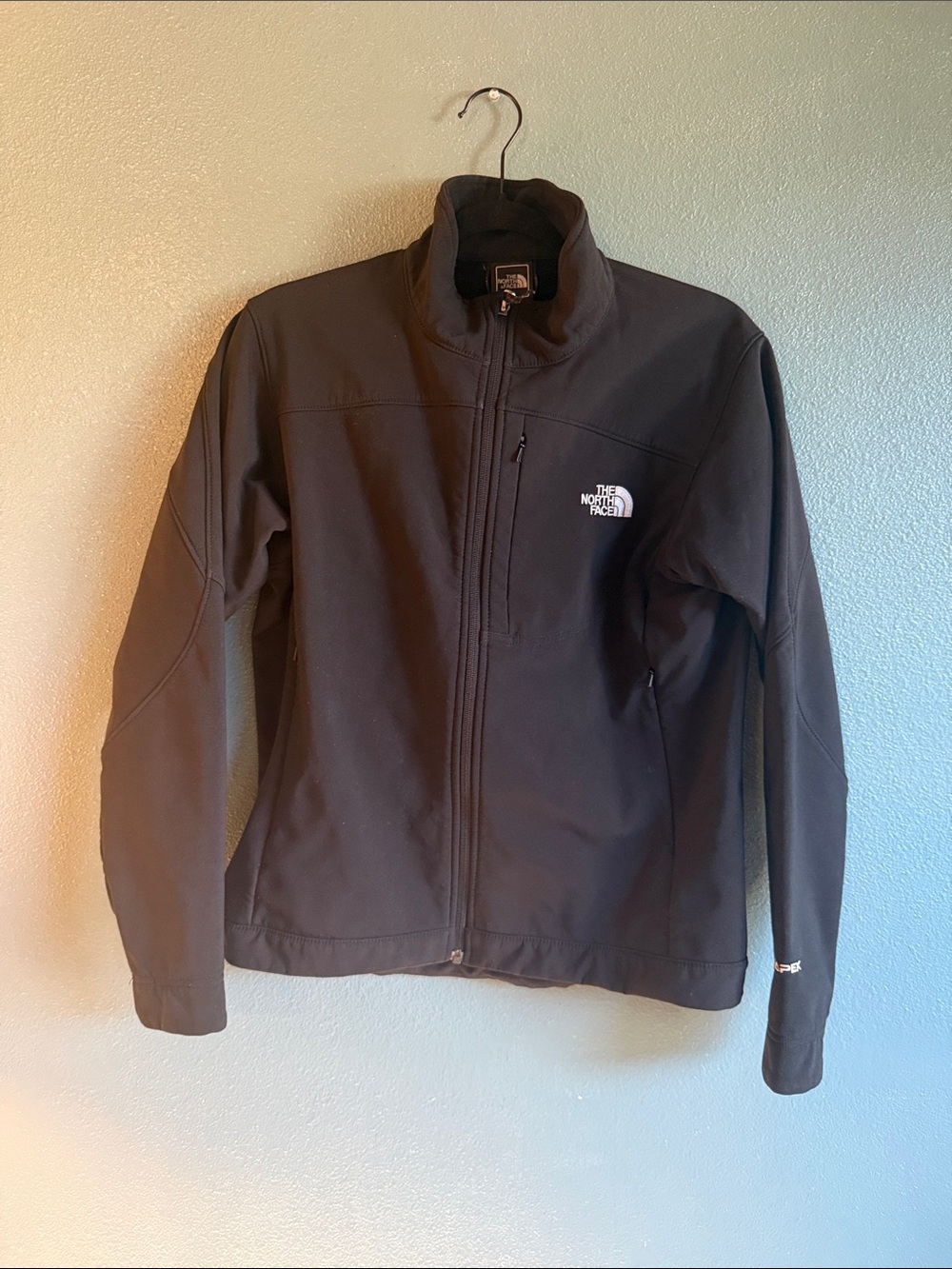 The North Face Men's Black Lightweight Softshell Jacket